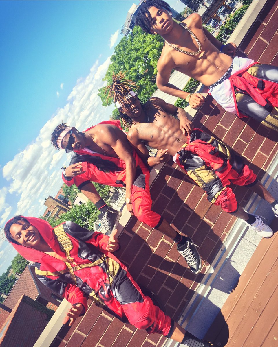 NickyThe_God's tweet photo. New DanceChallenge
By KTM
Money Walk Challenge
https://t.co/WsiPimq6Rp
Follow: @PREMOKtm
Full Video on YouTube https://t.co/Oj5bYE92Ck