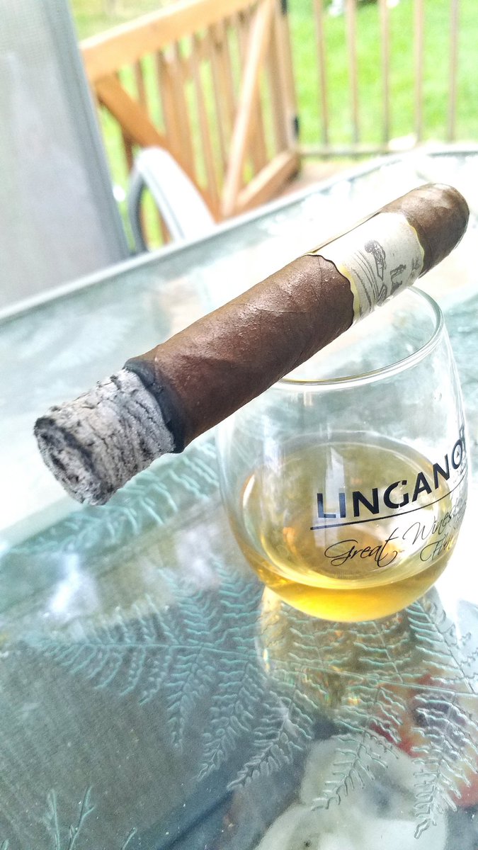 Relaxing <a href="/fdgcigars/">FDG CIGARS</a> @CigarRep <a href="/RobustoBabe/">Robusto Cigar Babe</a> @CigarChairman @kaboomandy <a href="/PistolCliff/">Cliff Wilson</a> <a href="/HN_JAD/">Houston-JD</a> <a href="/SGDGMagazine/">SGDG Magazine (US)</a> @FTBMelanie