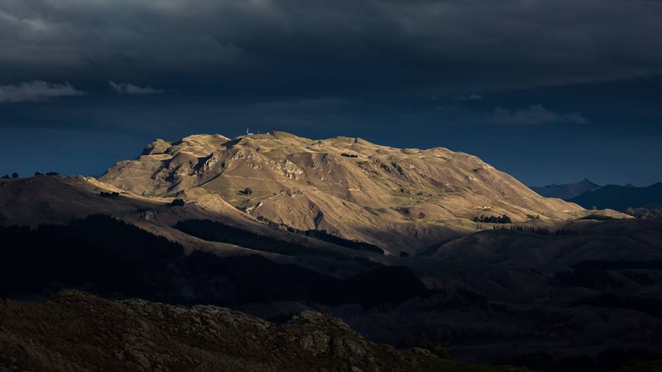 Fab shot of Mt Kahuranaki by @SiCartwrightPix a little ray of sunshine before a weekend of sun! #getmetohawkesbay