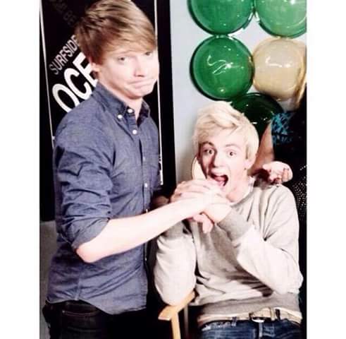 allyson2995's tweet photo. #CossManda https://t.co/hS9cZ3tOOv