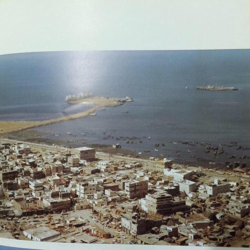 ijaz_017's tweet photo. مدينة جيزان في التسعينات الميلادية https://t.co/3EBwfZ2GcP
