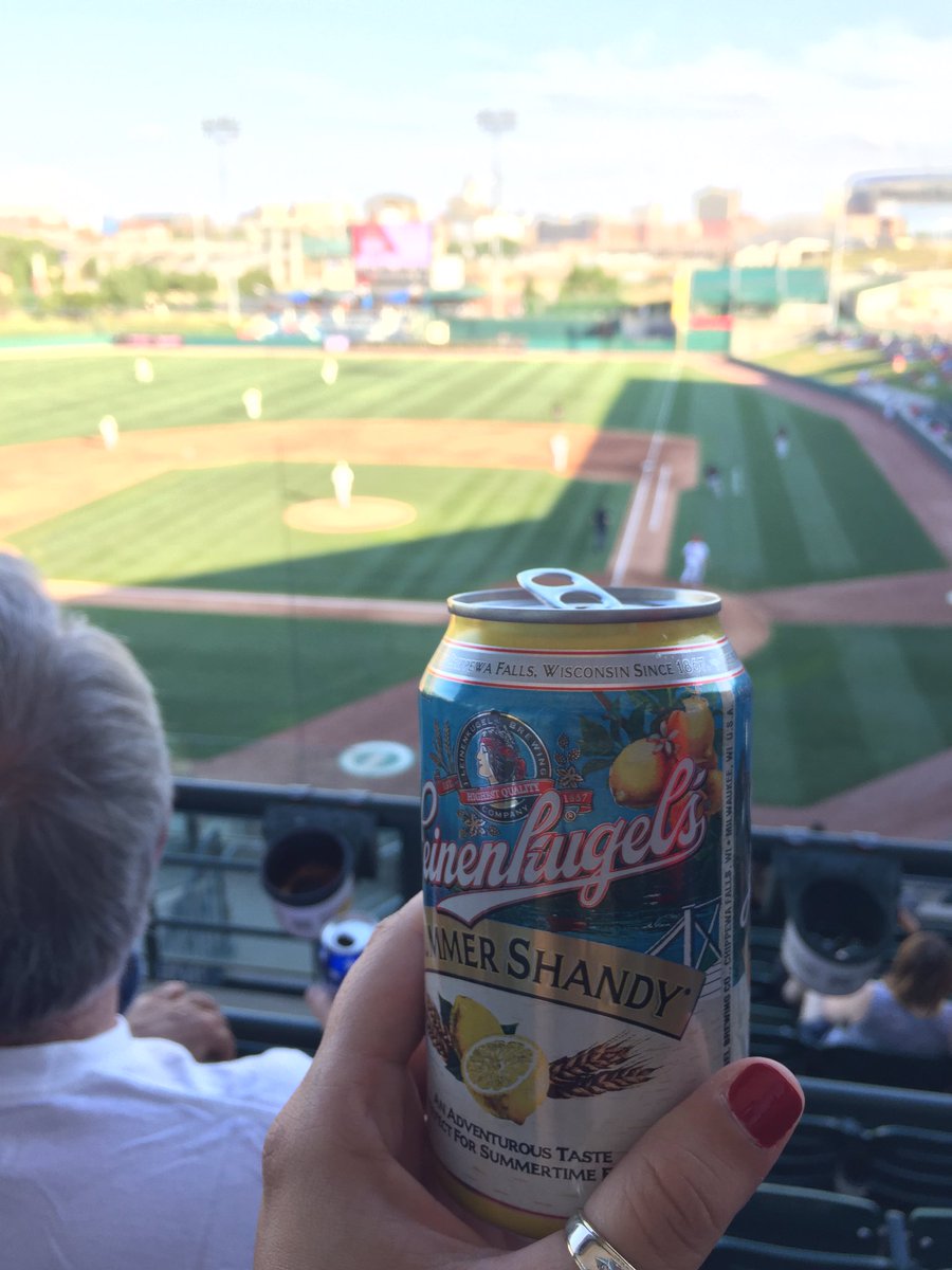 KaseyFerris's tweet photo. There are worse ways to spend a Thursday night... Thanks OA!! #becausebaseball @saltdogsball https://t.co/JHn1kSjtmT