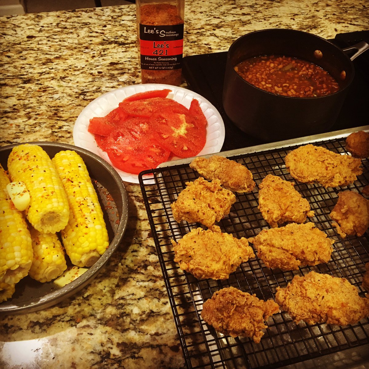 Lee_Cheeks's tweet photo. Finally time to do some country cooking. Tired of takeout #baseballstruggles #lees421 #leesrubs #countrycooking https://t.co/BMhUiFitGh