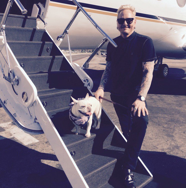 mattsorum's tweet photo. Lola is joining the tour @hollywoodvamps
On our way to start the tour https://t.co/Qy8IUQP2C8