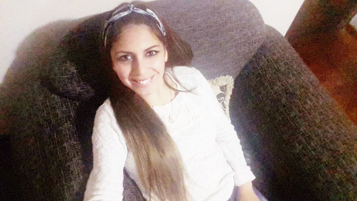 carlavmorenob's tweet photo. Al mal tiempo, buena cara 😊 #mejoressonreir ✌👸 https://t.co/WLQYf67l8u