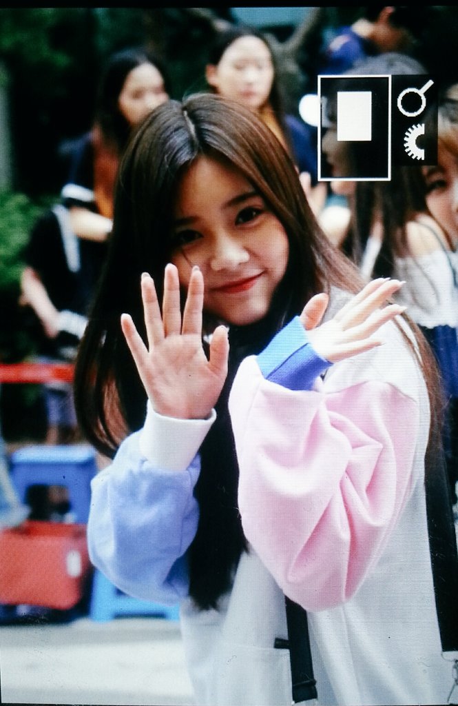 onlyone_kr's tweet photo. 160701 KBS 출근 #DIA #다이아 #EUNCHAE #은채 @dia_official 헐레벌떡 뛰어와서.. 겨우 은챙이 찍었다.. 😥 https://t.co/30DcsdRPz5