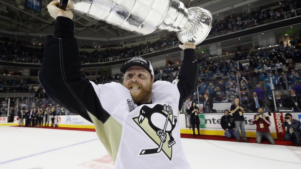 hockeynight's tweet photo. Phil Kessel bringing Stanley Cup to Toronto gets mixed reaction https://t.co/tHn5OOl2qk https://t.co/AYWIyeUjNZ