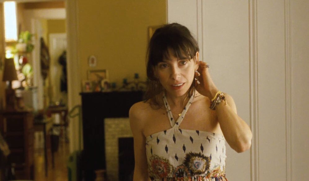 비중은 크지 않지만 [패딩턴]의 메리는 샐리 호킨스가 적역이었다. 아무렇지 않게 런던을 헤매는 곰에게 따뜻하게 말을 걸 것 같은 그런 특유의...