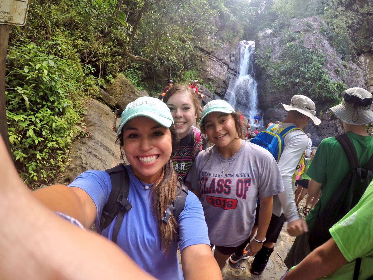 UMHBClassof2020's tweet photo. #gocru from Puerto Rico!! https://t.co/J5h3QYcImK