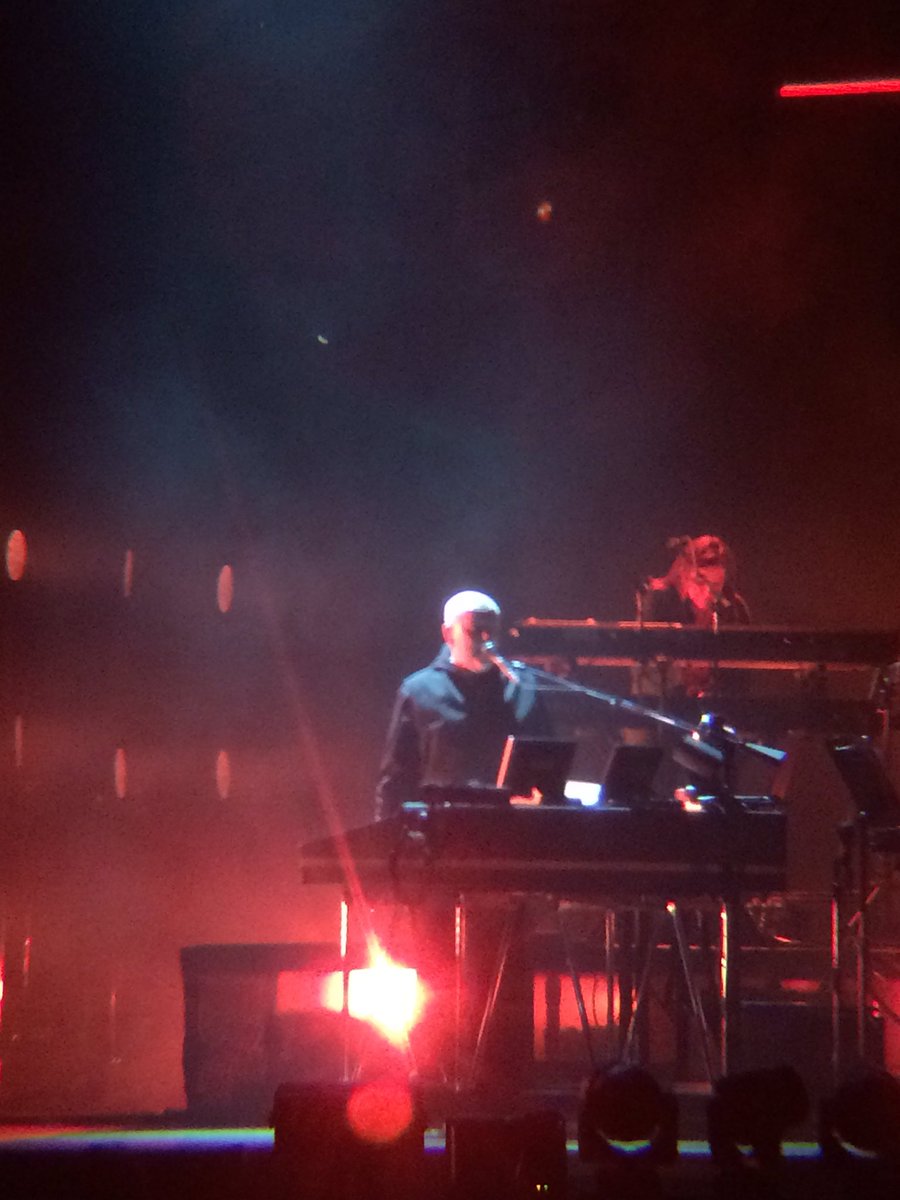 ThePalace's tweet photo. .@OfficialSting &amp; @itspetergabriel are lighting it up at #ThePalace tonight! 🎶🎤 https://t.co/2wh1ABuwsi