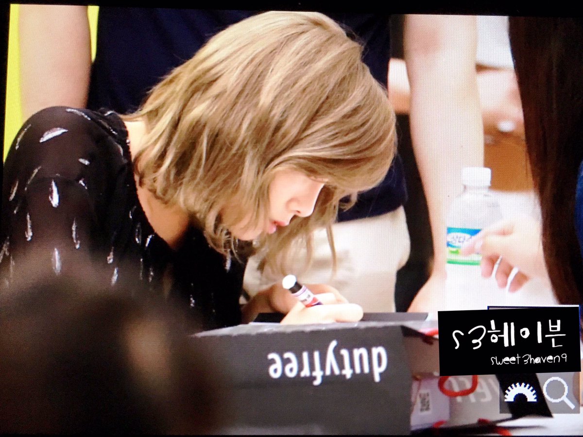 [PIC][30-06-2016]TaeYeon tham dự buôi fansign đầu tiên cho "Why" vào tối nay CmPVYMTUcAIsnSA