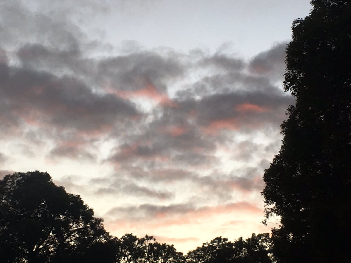beata_mounsey's tweet photo. Beautiful sunrise in https://t.co/0oB5zRDdy2
