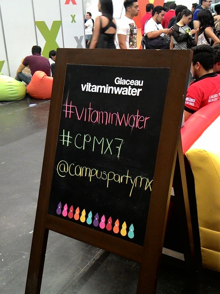 JosemariaDGlez's tweet photo. #vitaminwater #CPMX7 @Campuspartymx https://t.co/sqr7Qy16Nl