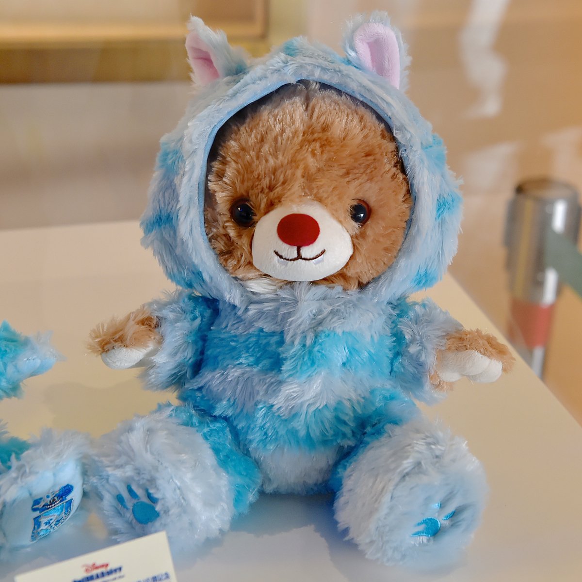 Mezzomikiのディズニーブログ ディズニーストアtdr店では7月21日発売のユニベア スフレ映画バージョン を展示 新カラーの巨大ユニベア モカ Amp プリン との記念撮影コーナーもあります 一緒に写真を撮って ユニベアシティ をつけてシェアして