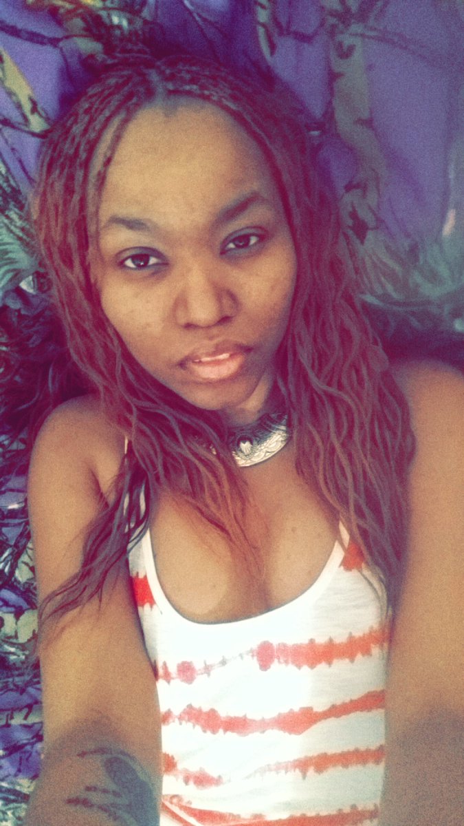 lolitanecka's tweet photo. #BuffaloGirlsBreakTheInternet https://t.co/jzOStHnMTk