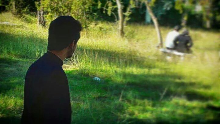 ولقــد ..كانت توصيني بان احفظها بالغيب ...
فغبتُ كي يبقى ســرّها محفوظُ