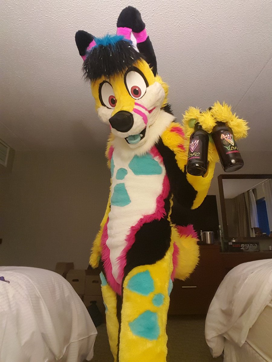 ShRadow_Fox's tweet photo. I am not under the influence I am the influence... I am Curie Fox...  @ThatsFurredUp https://t.co/pUZiXoc5qV
