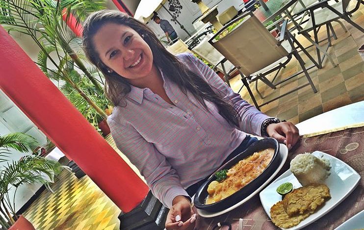 FcMCaroCruz's tweet photo. Presii #FelizCumpleSandrita eres una mujer muy especial y queremos que hoy seas muy feliz. 💜🎂🎂👏🏽👏🏽👏🏽👏🏽@SandritaPaMu https://t.co/2ADtPDtTD6
