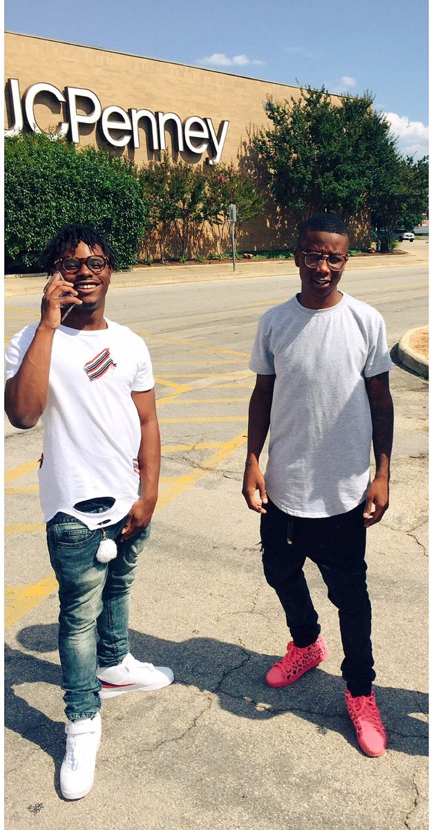 killcityking's tweet photo. Been Rockin Sense Birth 🤘🏾💸++ https://t.co/YCKlxNMe6s