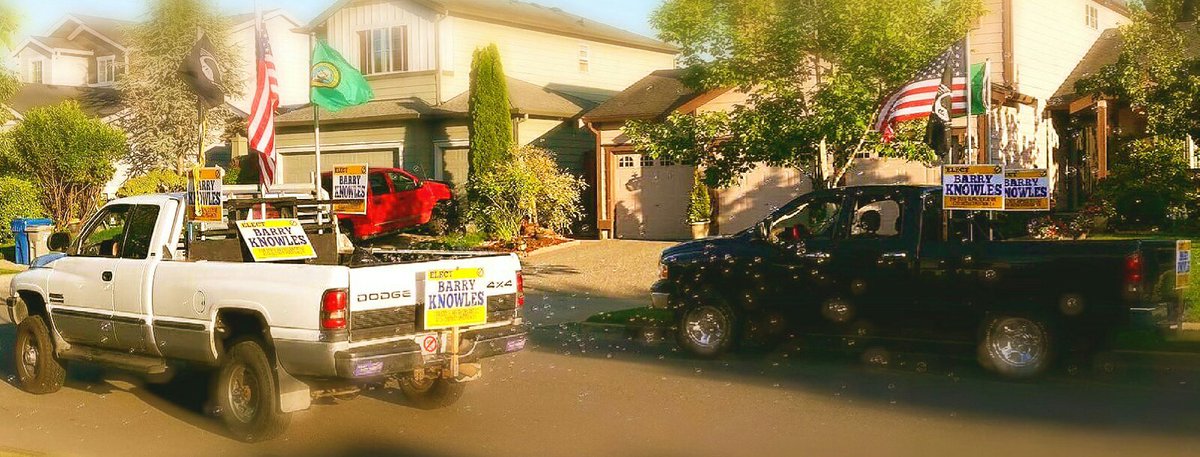 ElectBKnowles's tweet photo. Canvassing the neighborhood๐
#doublerumblebubbletrucks
#rollwithknowles
#electbarryknowles https://t.co/5QrCeTdimX