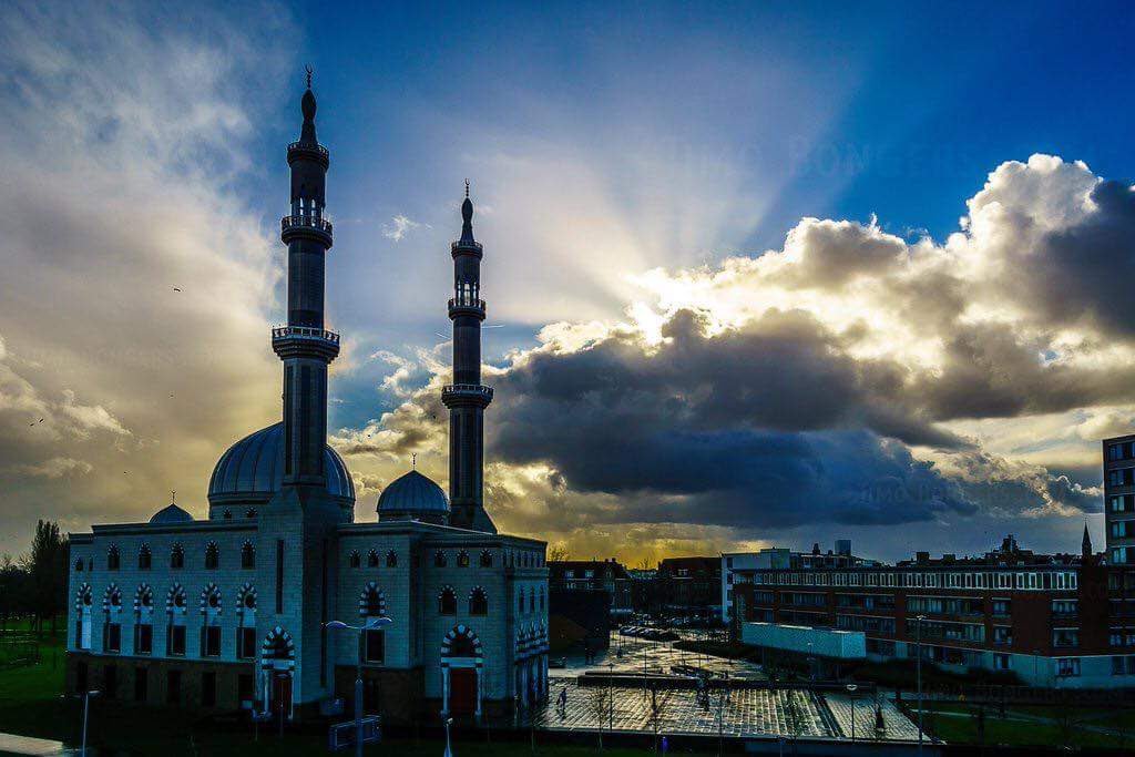 Azzedine_Karrat's tweet photo. Maak t verschil,keer terug naar Hem! Grijp je kans,reinig je ziel! Wees geen cijfer maar n meerwaarde
#Ramadaneffect https://t.co/xFbtphCQUs