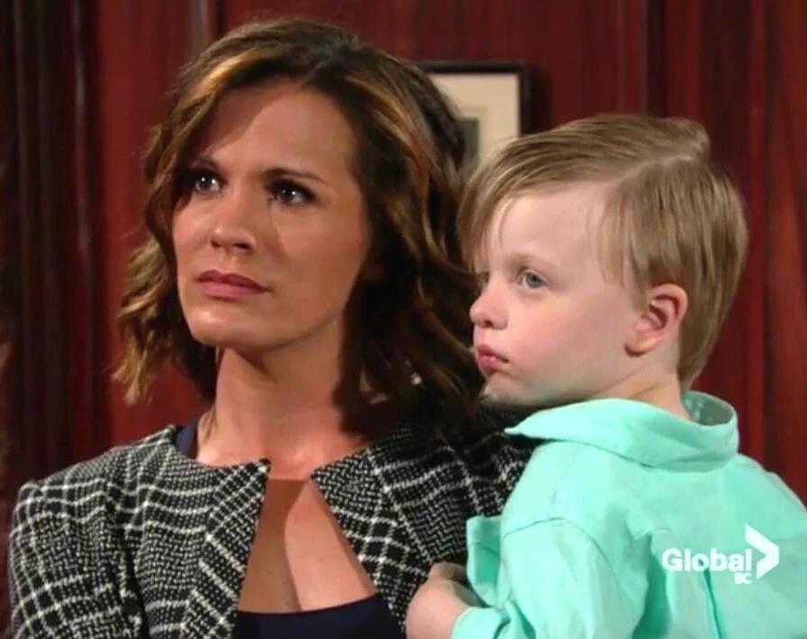 queen334_b's tweet photo. Baby boy Connor looks like a...
#MiniMuhney in this pic with mommy!! ππ
#Chadam https://t.co/2wvb7DZ5c0