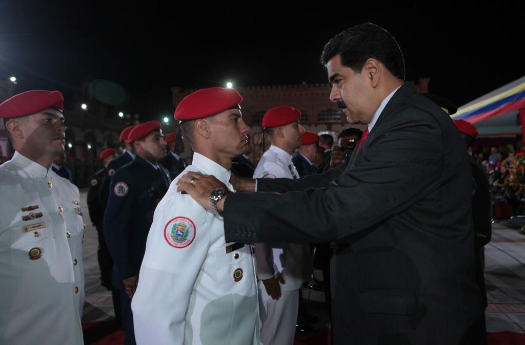 PrensaFANB's tweet photo. En el Ascenso al grado o Jerarquía inmediata superior, se premia el mérito y la vocación de servicio. https://t.co/gklbO8I9v4