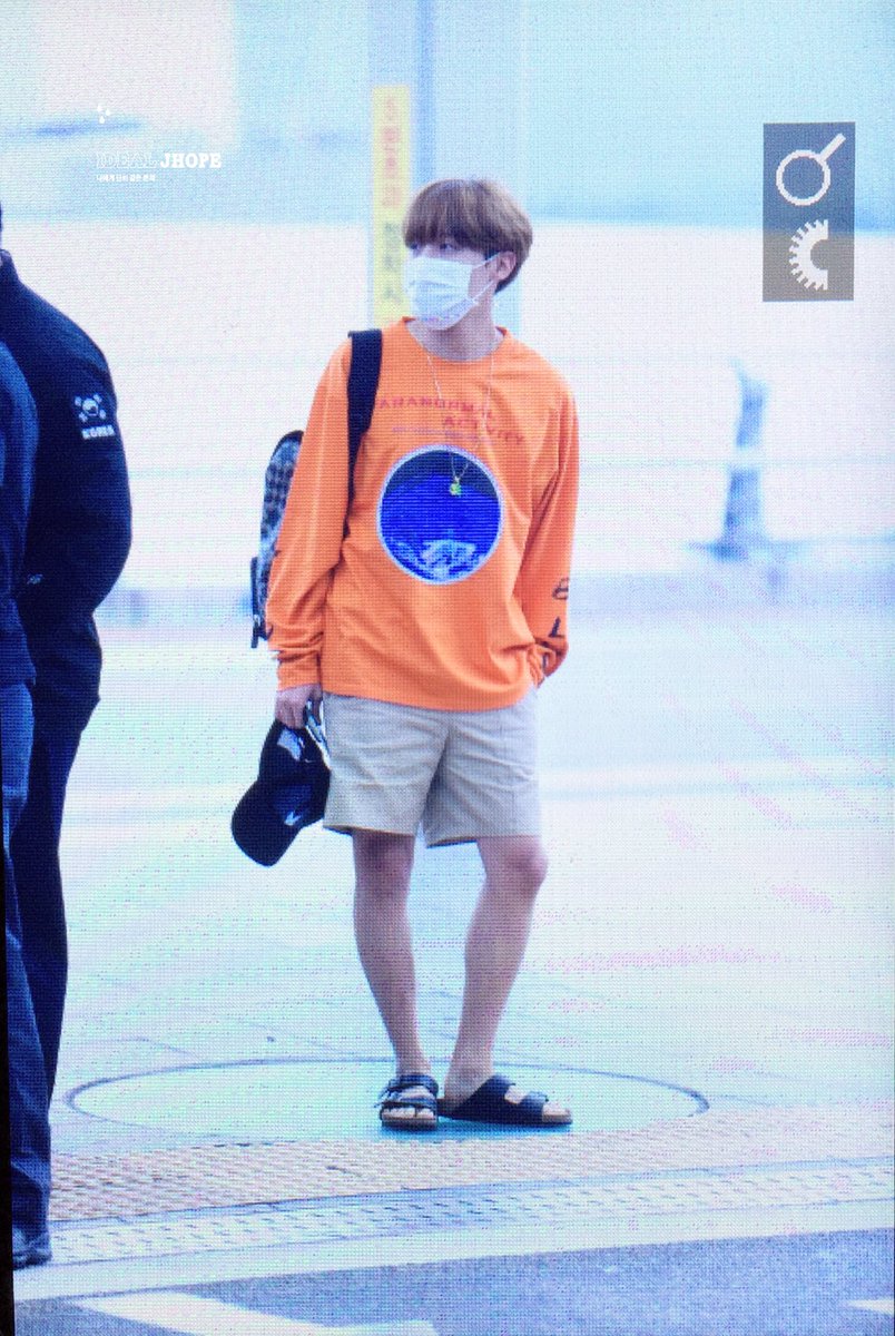 160701 인천출국 #방탄소년단 #제이홉 #정호석 #홉이 <a href="/BTS_twt/">방탄소년단</a> 
비가오는 날에💧☔️
오빠 잘 다녀와❤️