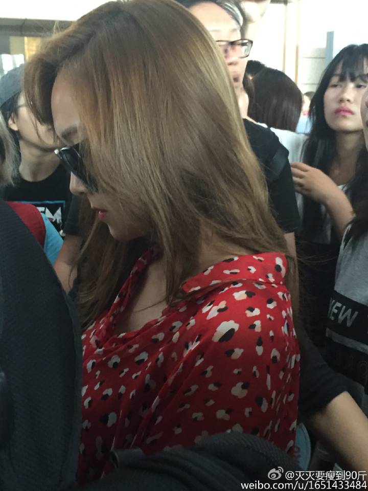 [PIC][01-07-2016]Jessica trở về Hàn Quốc vào hôm nay CmQ-Ck3UkAENrQV