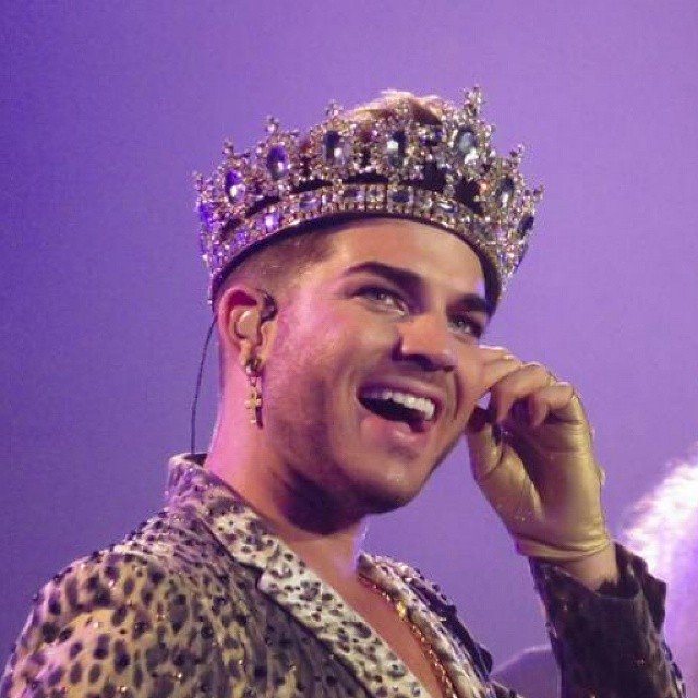 bbluesky922's tweet photo. Wish you all a lovely friday #GLAMBETS and @adamlambert https://t.co/nNABFFV0Oi