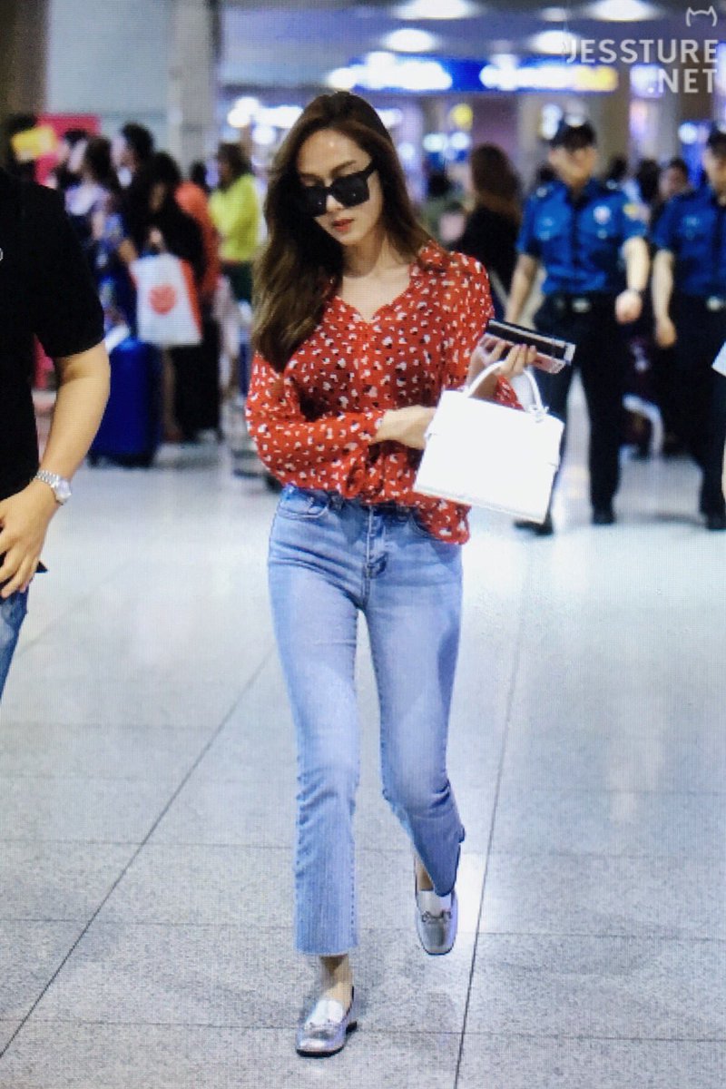 [PIC][01-07-2016]Jessica trở về Hàn Quốc vào hôm nay CmQ5scjUEAEI2-X