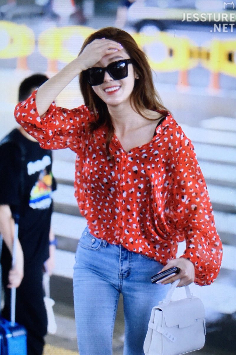 [PIC][01-07-2016]Jessica trở về Hàn Quốc vào hôm nay CmQ5scjUIAAGeAK