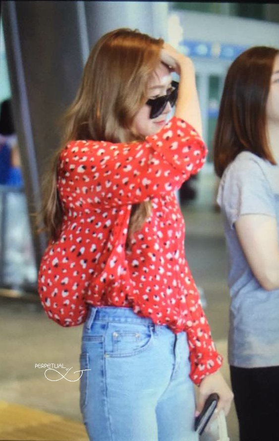 [PIC][01-07-2016]Jessica trở về Hàn Quốc vào hôm nay CmQ5tOOUIAEMGoC