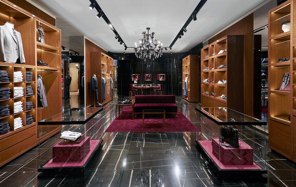Mall of the Emirates in Dubai welcomes a new Dolce&amp;Gabbana boutique.