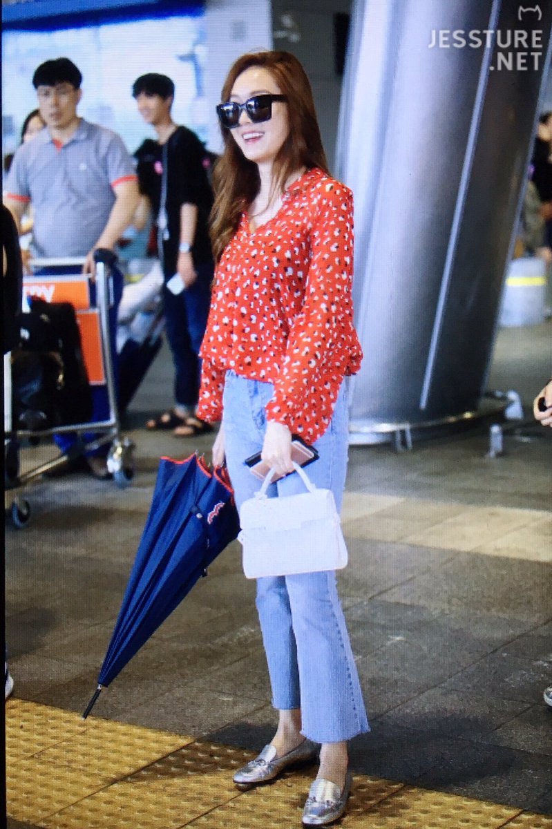 [PIC][01-07-2016]Jessica trở về Hàn Quốc vào hôm nay CmQ6kyOVIAAjNl3