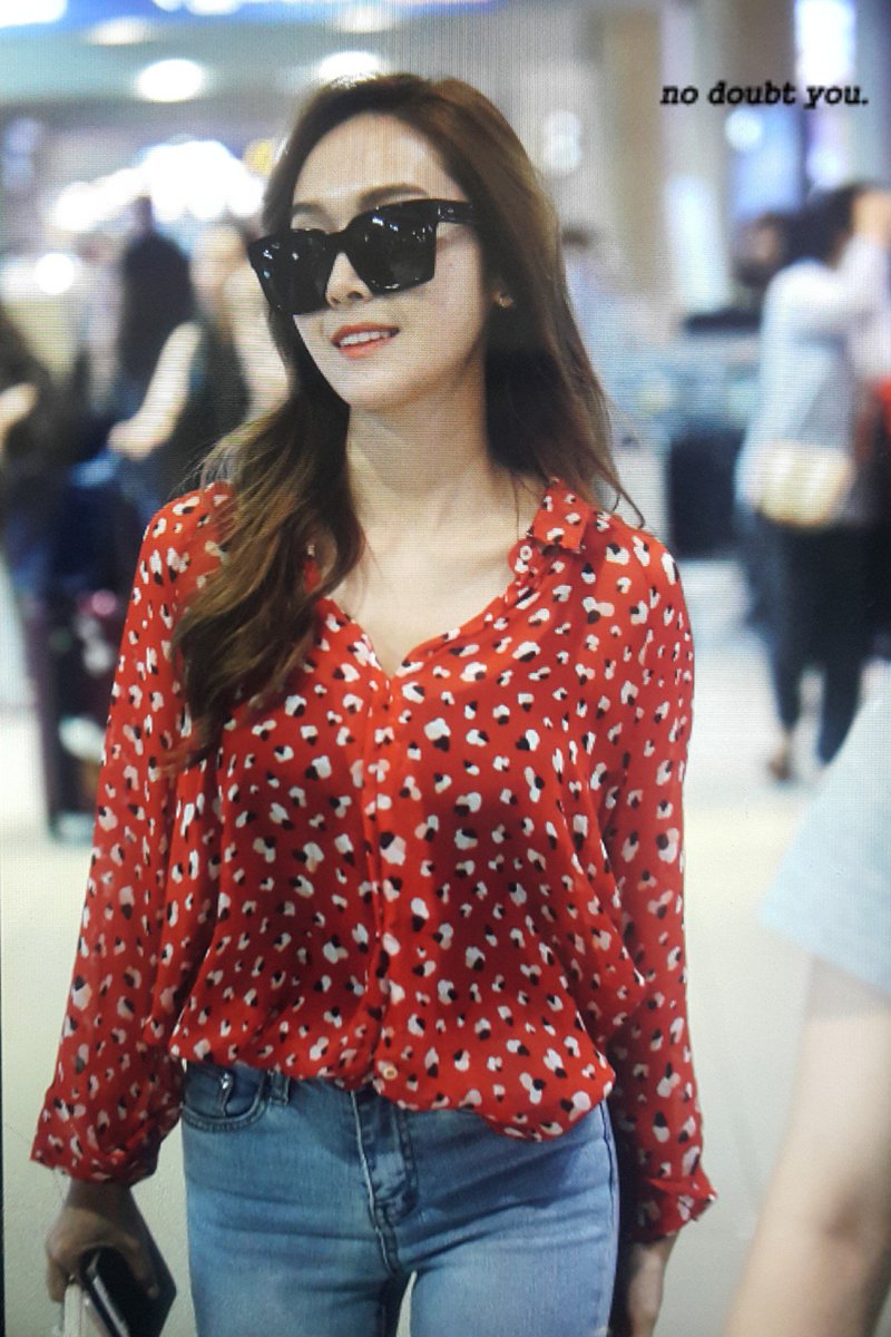 [PIC][01-07-2016]Jessica trở về Hàn Quốc vào hôm nay CmQ7vDTUEAAiNxE