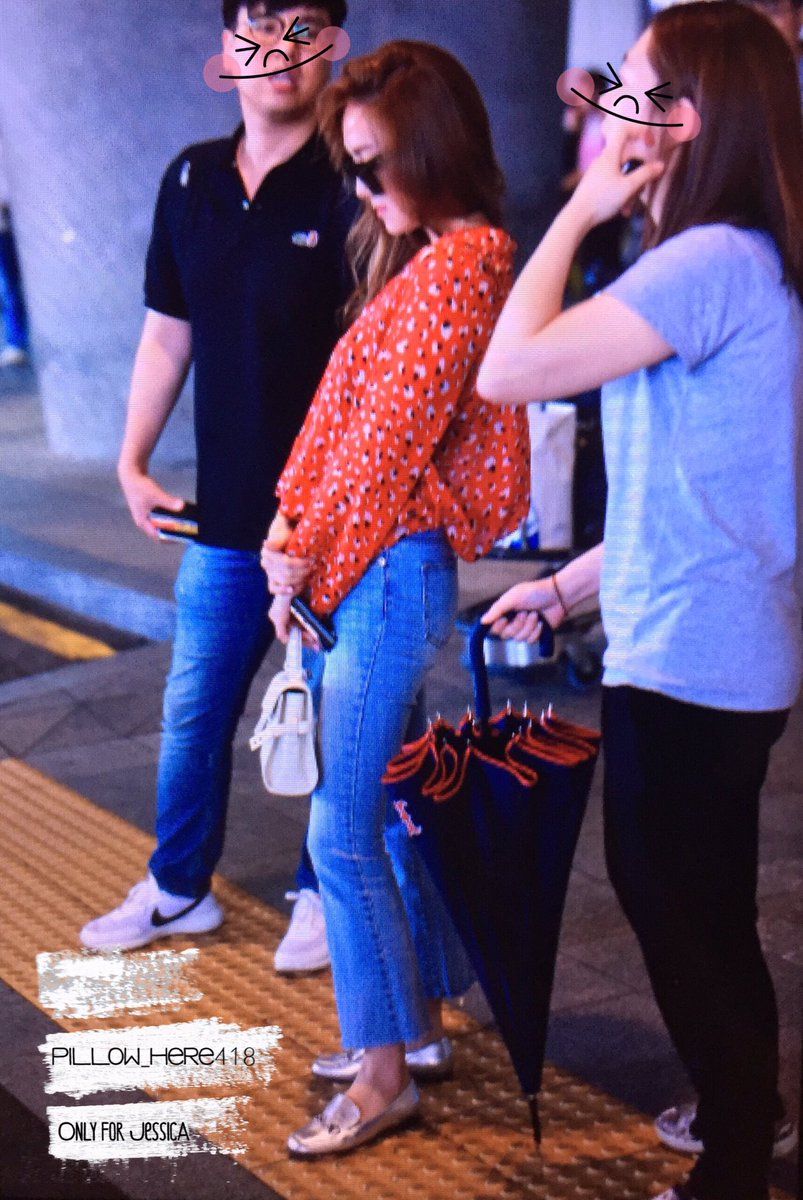 [PIC][01-07-2016]Jessica trở về Hàn Quốc vào hôm nay CmQ8QqAVYAAizZM