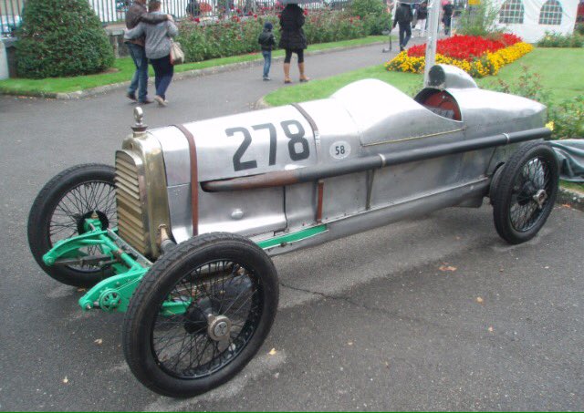 ecuriebertelli's tweet photo. All these in once place for probably the first time ever #EB40 @AMOC_Racing @octane_magazine @gregknightmp 16/7/16 https://t.co/7qzFsm5ldY