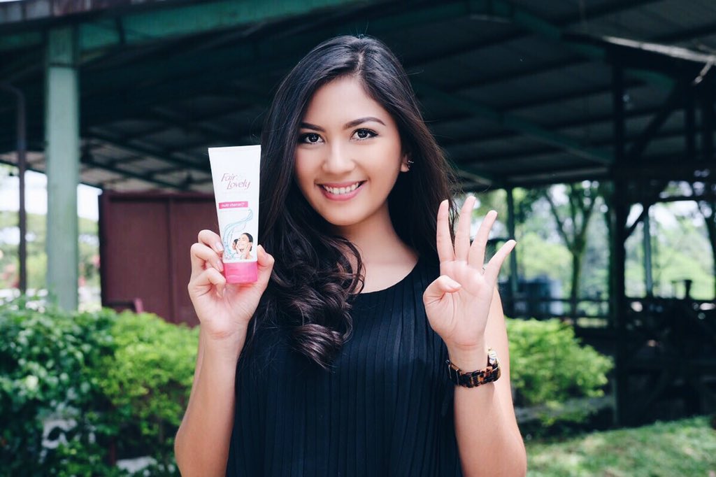 Jscmila's tweet photo. Siap2 sambut dtngnya Hari Raya Idul Fitri dgn 4 langkah kecantikan #FairAndLovelyID agar wajah bersih cerah seketika https://t.co/VMMbVuKwC5