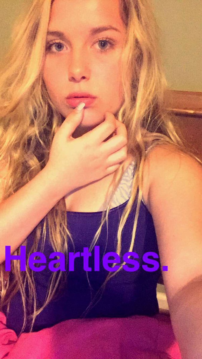 Parisboo369's tweet photo. Ya'll niggas made me decide i'ma be heartless. https://t.co/jPOvhXFTQv