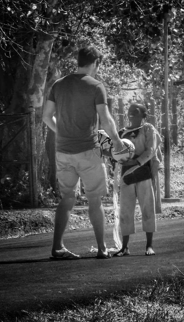 KayleeFeesh's tweet photo. Give a little on @PutFootRally #soccer #zambia #africa #travel https://t.co/2iUAx8ObMM