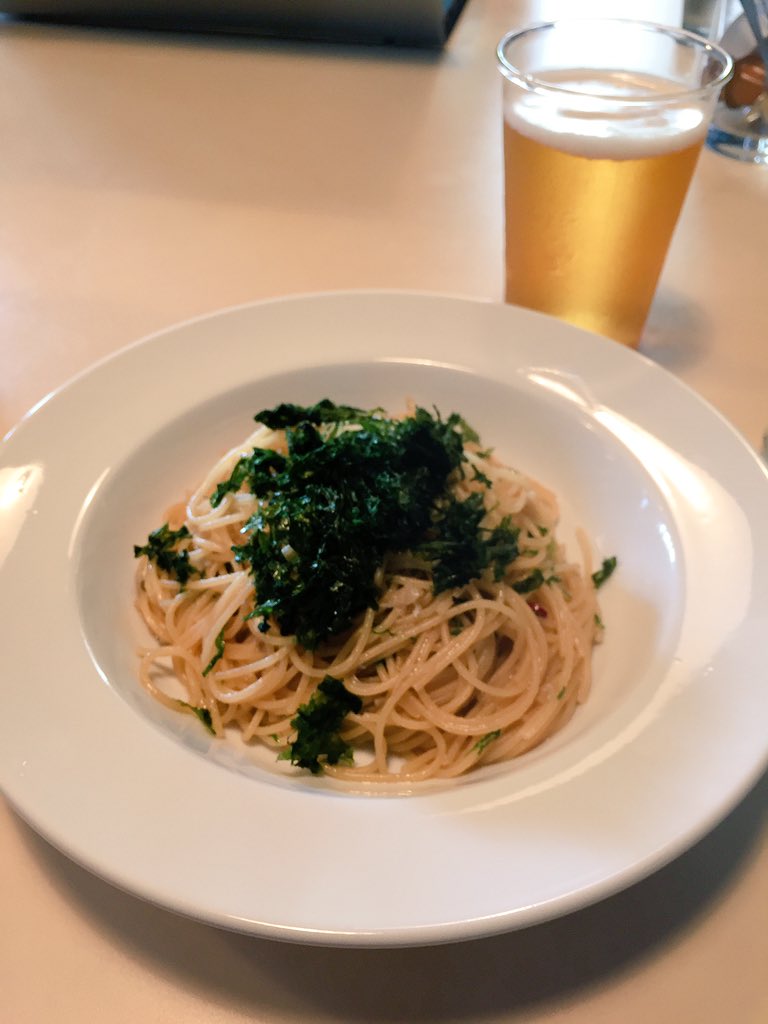 yohakudesign's tweet photo. 島唐辛子とシラスと大葉のペペロンチーノ
#新島 #poolpark https://t.co/jO7zyOmBT0