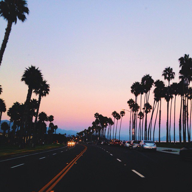 Woddynho's tweet photo. 👽🌴 https://t.co/ZpDxkrwSQb