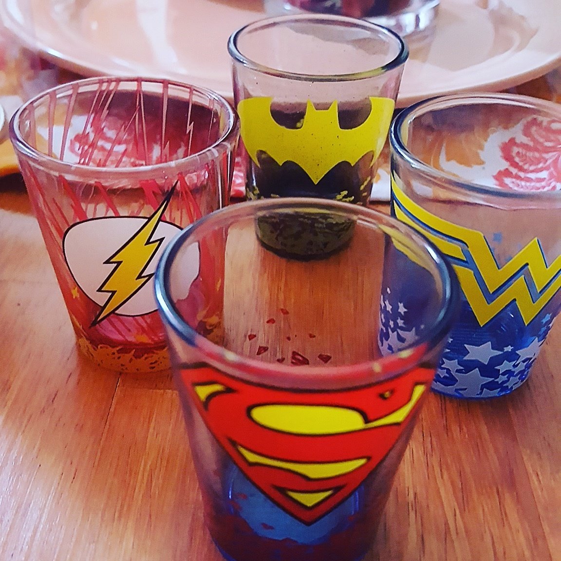 Duckplucka77's tweet photo. #SuperShots #BatShots #WonderShots #FlashShots https://t.co/LBHdV2V9Zw