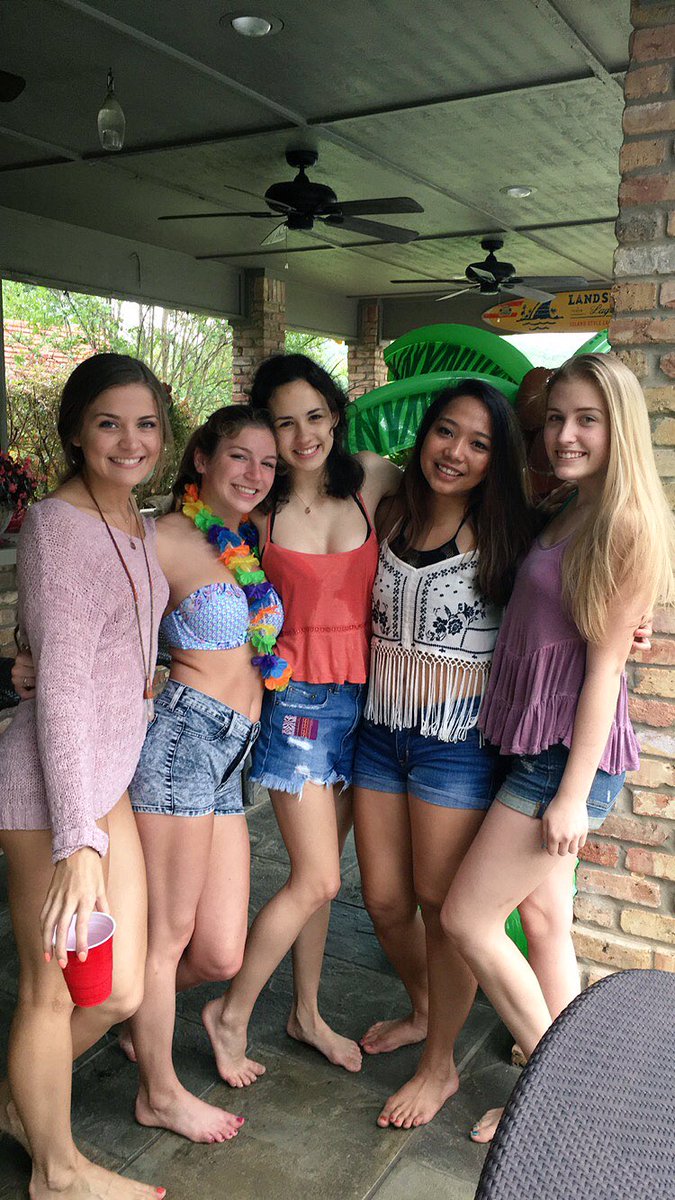 kirstenabigail2's tweet photo. Happy birthday @leximoore19!! I hope you have a great bday filled with CrAzY fUn ThInGs #lexisbday πππ https://t.co/vjp5ZIuvqp