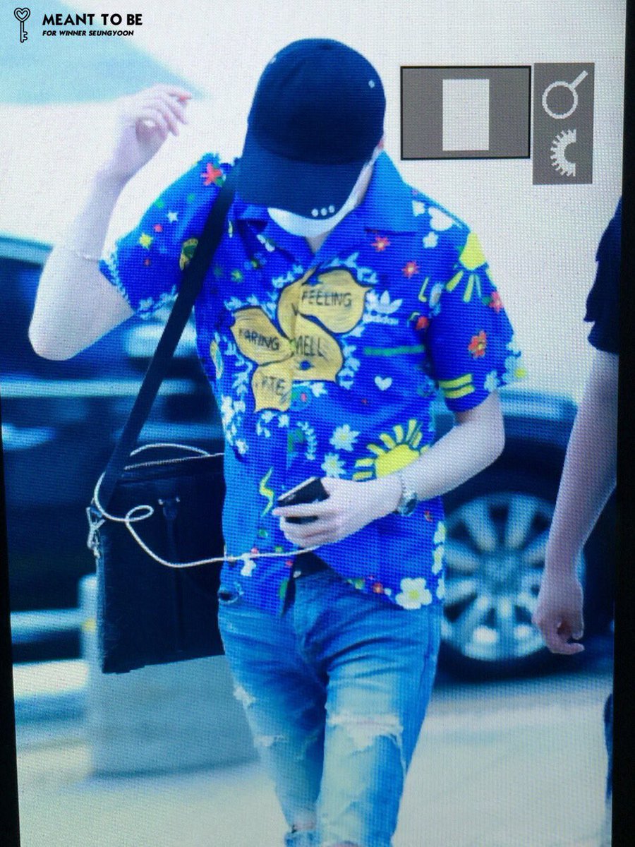 meanttobe94's tweet photo. 160701 인천공항 출국 
#강승윤 #위너 #seungyoon https://t.co/0KdiY1woWt