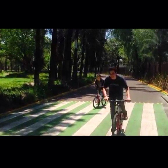 UDNCTP's tweet photo. Episodio final de #UnDíaNormalConTuPrimo #NowPlaying -> https://t.co/qyOxZGDHHi Ayúdenme a compartirlo!!!!! RT RT RT https://t.co/RNZiVkdYdx