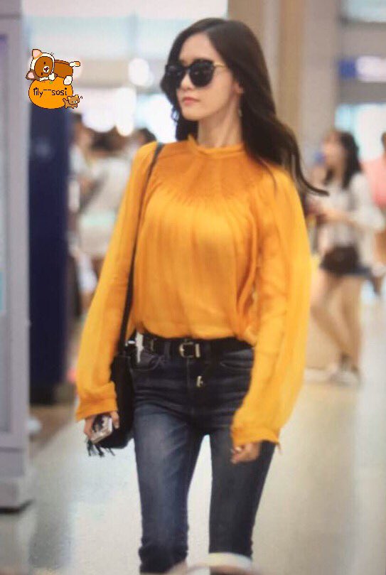[PIC][01-07-2016]YoonA khởi hành đi Quảng Châu - Trung Quốc để tham dự "2016 YoonA 1st Fanmeet - BLOSSOM in Guangzhou" vào chiều nay - Page 4 CmQb7qLUcAA-xRM