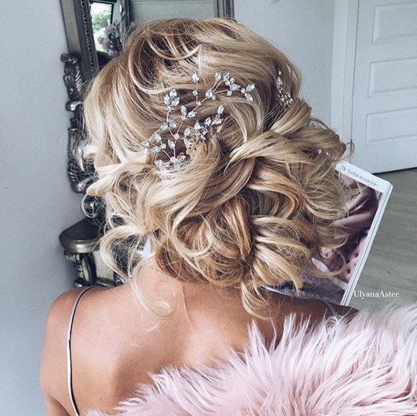 WeddingBase's tweet photo. This bridal hairstyle!! 😍 😍 #wedding #bride https://t.co/tu7hoaCq01