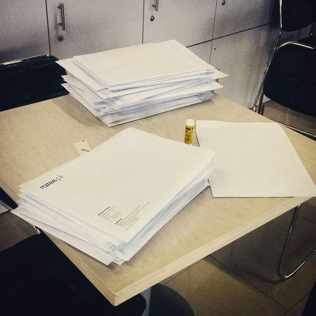 AgayBarho's tweet photo. #Packages on the way! #AGAYBARHO! #ROZEE #PilotIssue #Journalism https://t.co/PN0wwndf1S